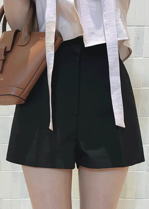 ショートツータックAラインショートパンツ | mimood | 詳細画像1