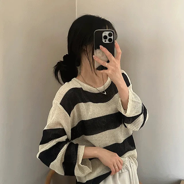 シースルー長袖ラウンドネックルーズボーダーニット | hijjoo | 詳細画像1