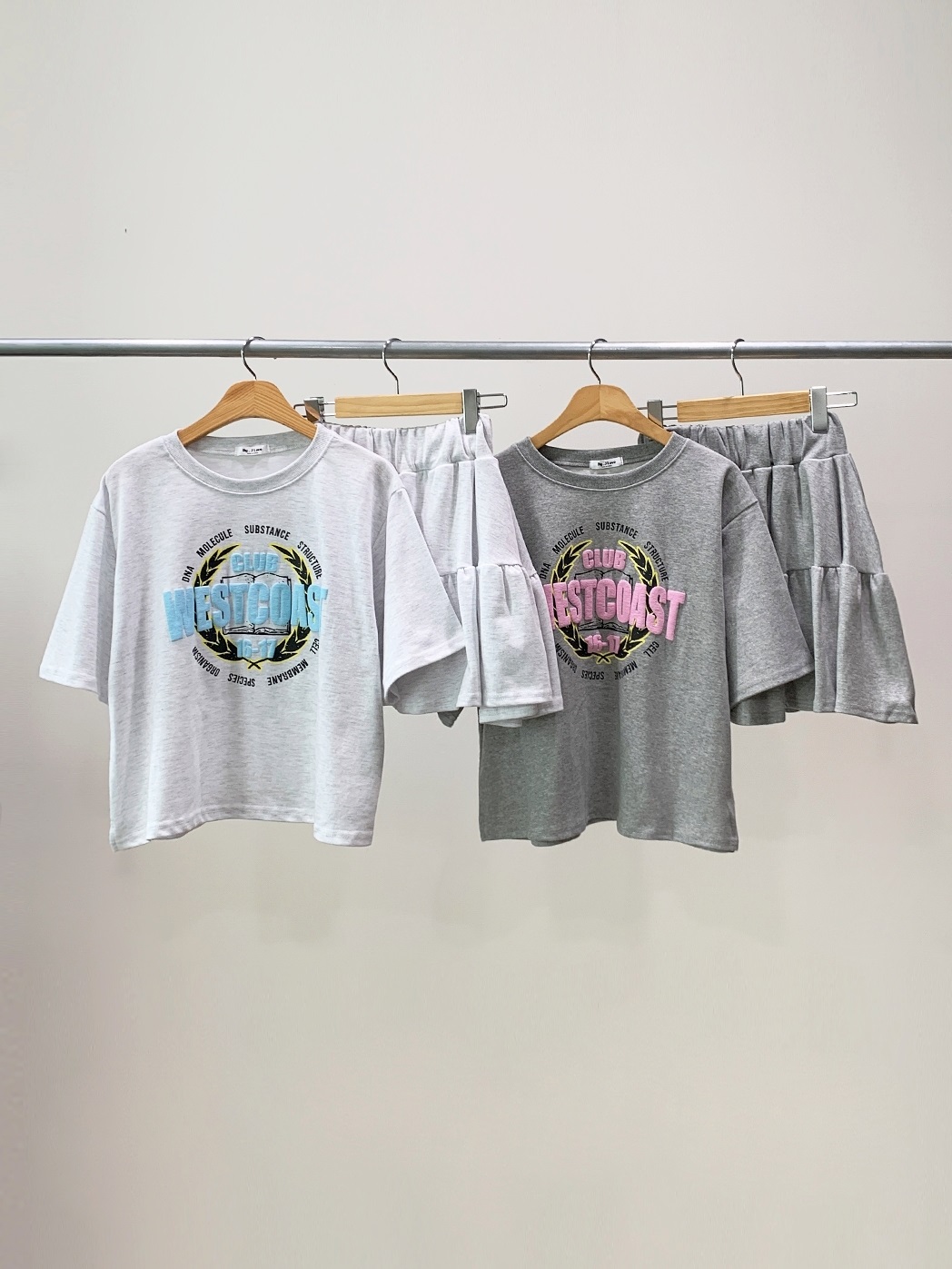 ラウンドネックウエストゴム半袖ロゴセットアップTシャツスカートパンツ | 詳細画像17