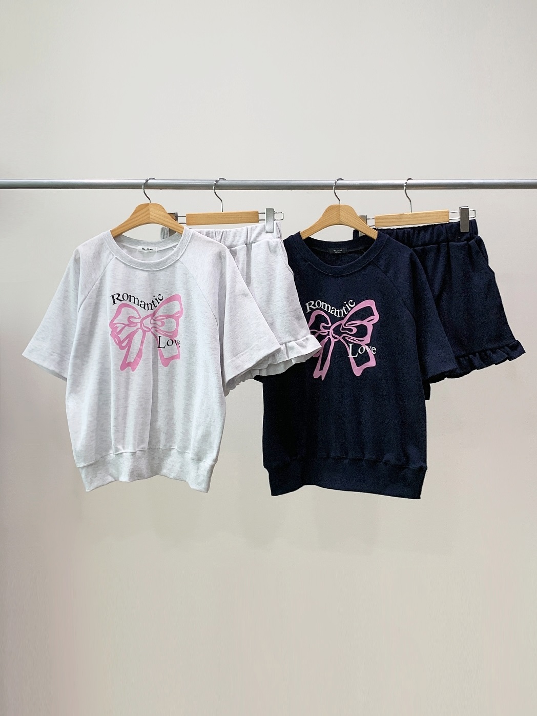 ラウンドネックフリルウエストゴム半袖ロゴセットアップTシャツショートパンツ | 詳細画像18