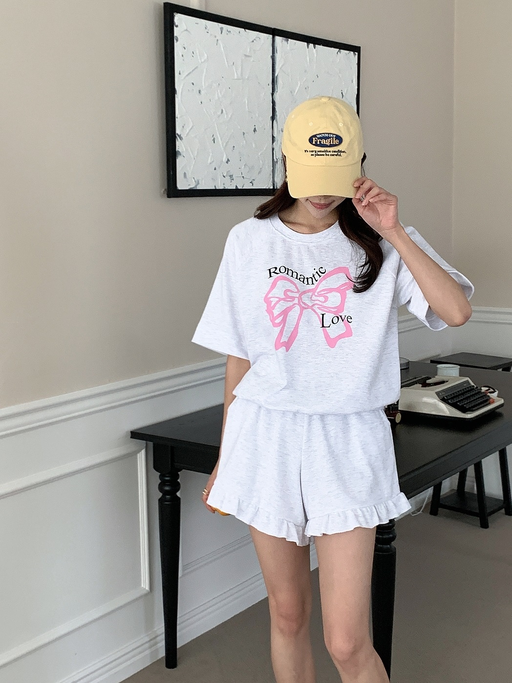 ラウンドネックフリルウエストゴム半袖ロゴセットアップTシャツショートパンツ | 詳細画像10