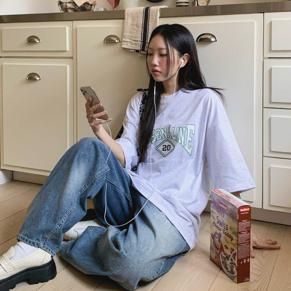 半袖オーバーサイズラウンドネックボクシーレタリングTシャツ