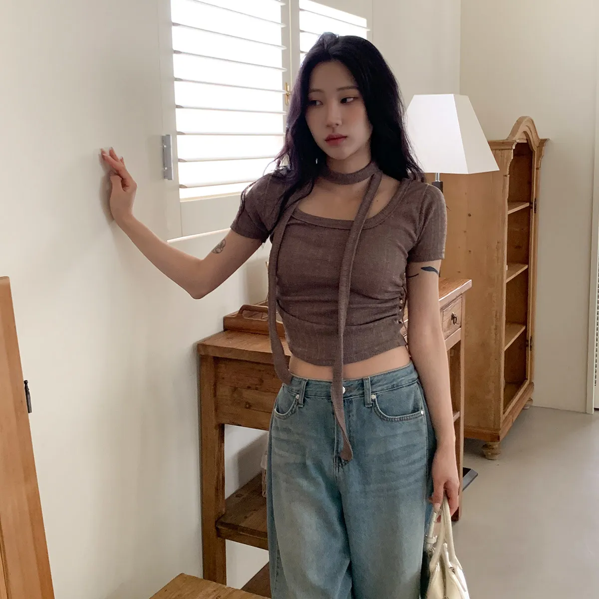 ストラップ付Uネックスリム半袖ニット | chicblack | 詳細画像2