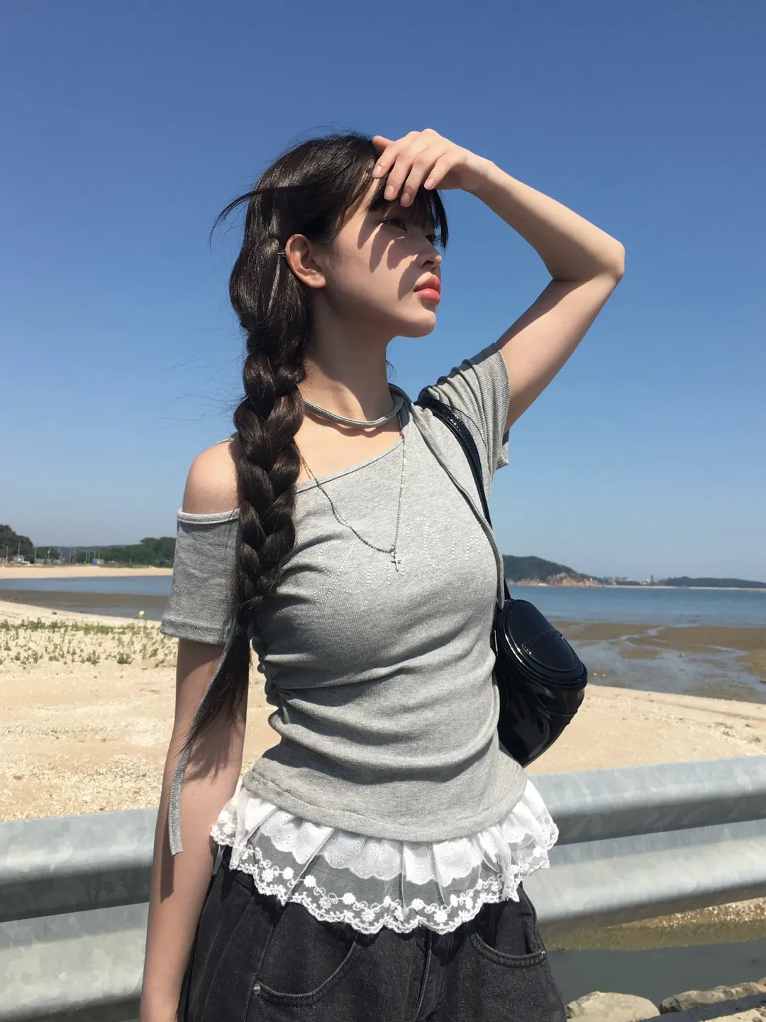 ワンショルダーフリルスリムTシャツ | anyonemore | 詳細画像1