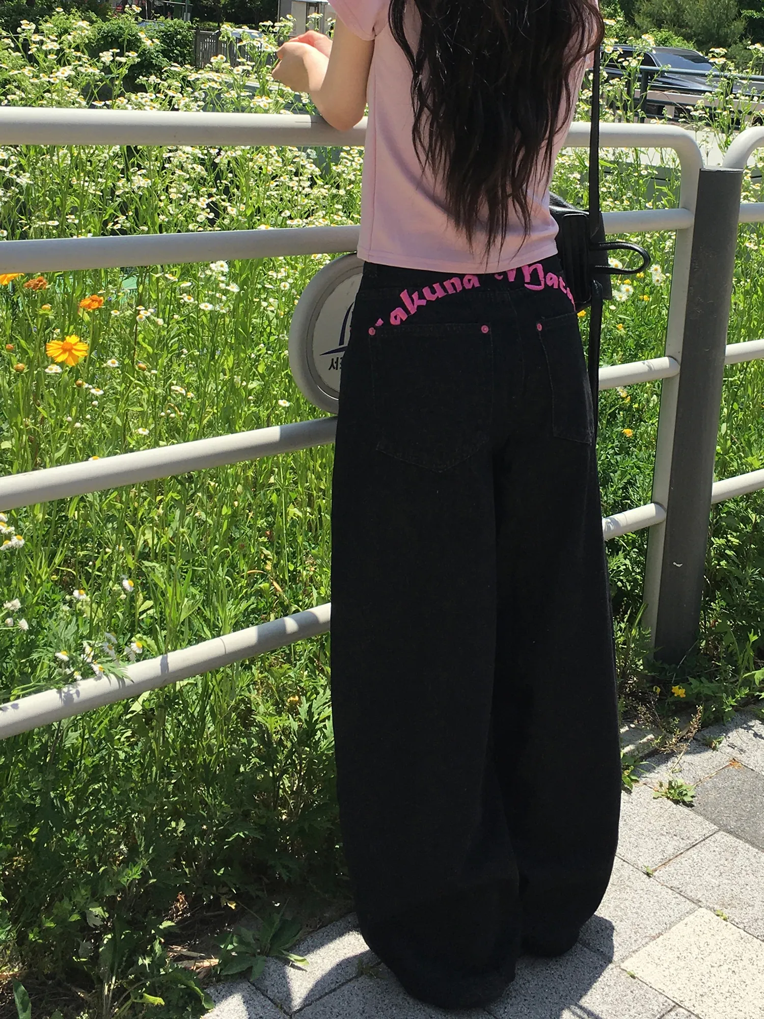 バルーン刺繍ワイドデニムパンツ | anyonemore | 詳細画像1