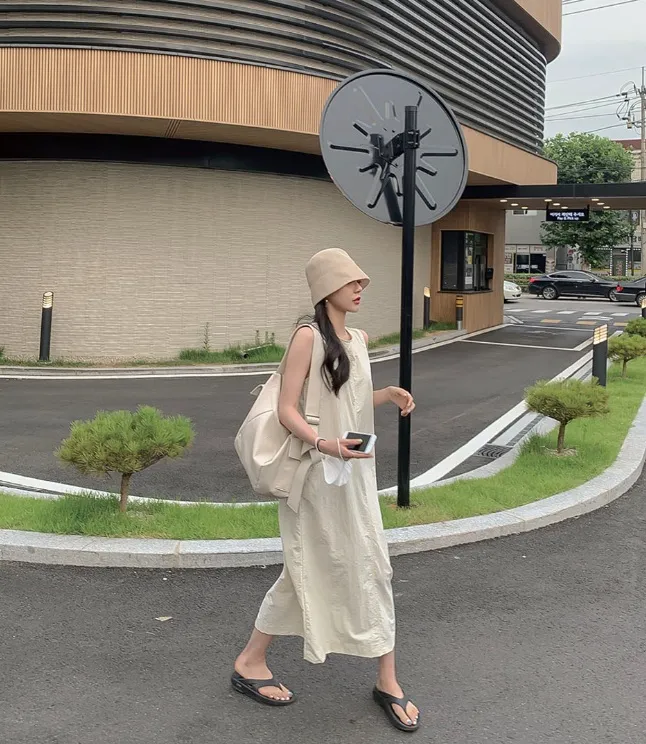 ナイロンロングノースリワンピース | MODIMOOD | 詳細画像1