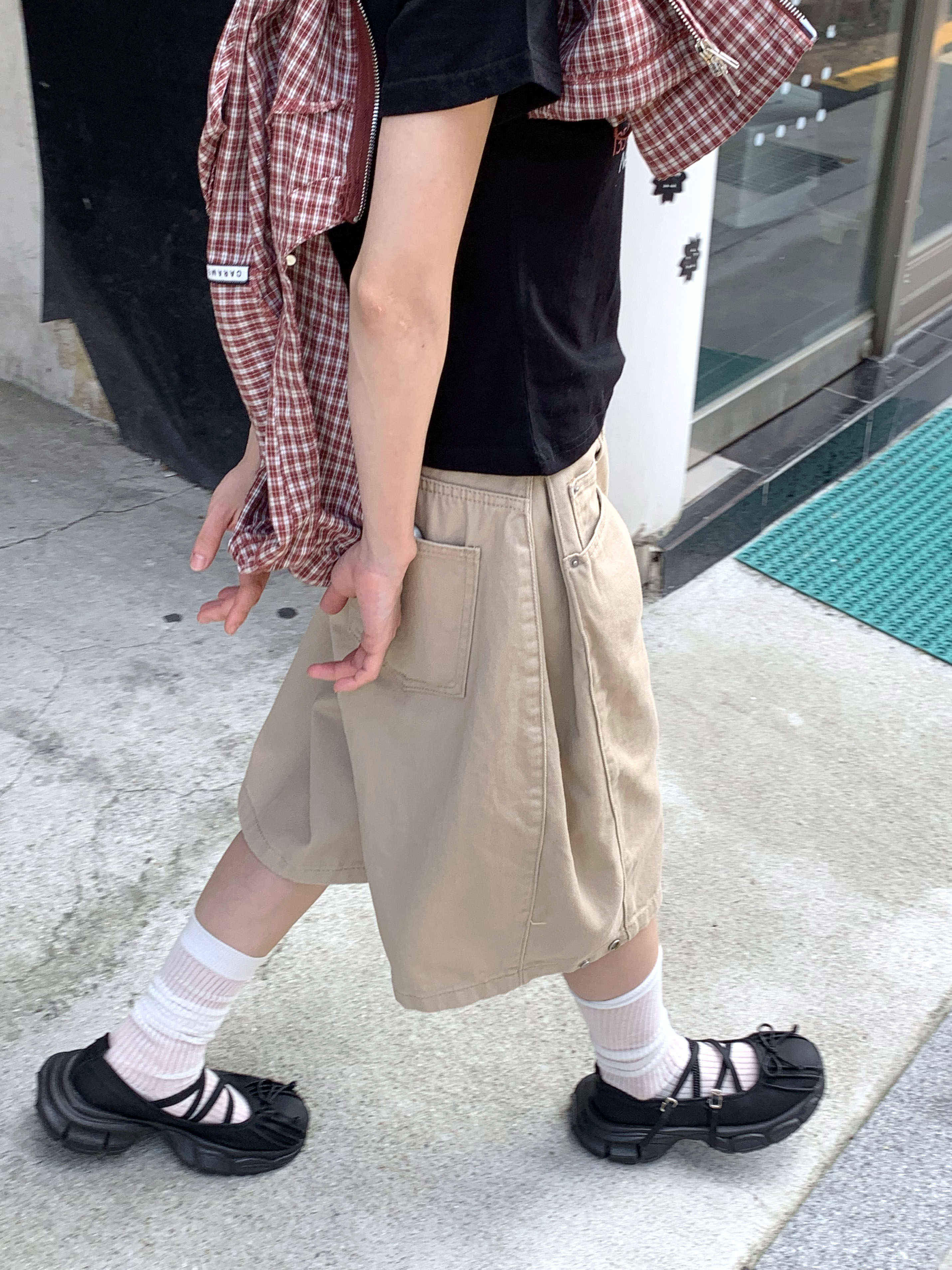 バミューダスナップボタンサイドピンタックデニムパンツ | レディース