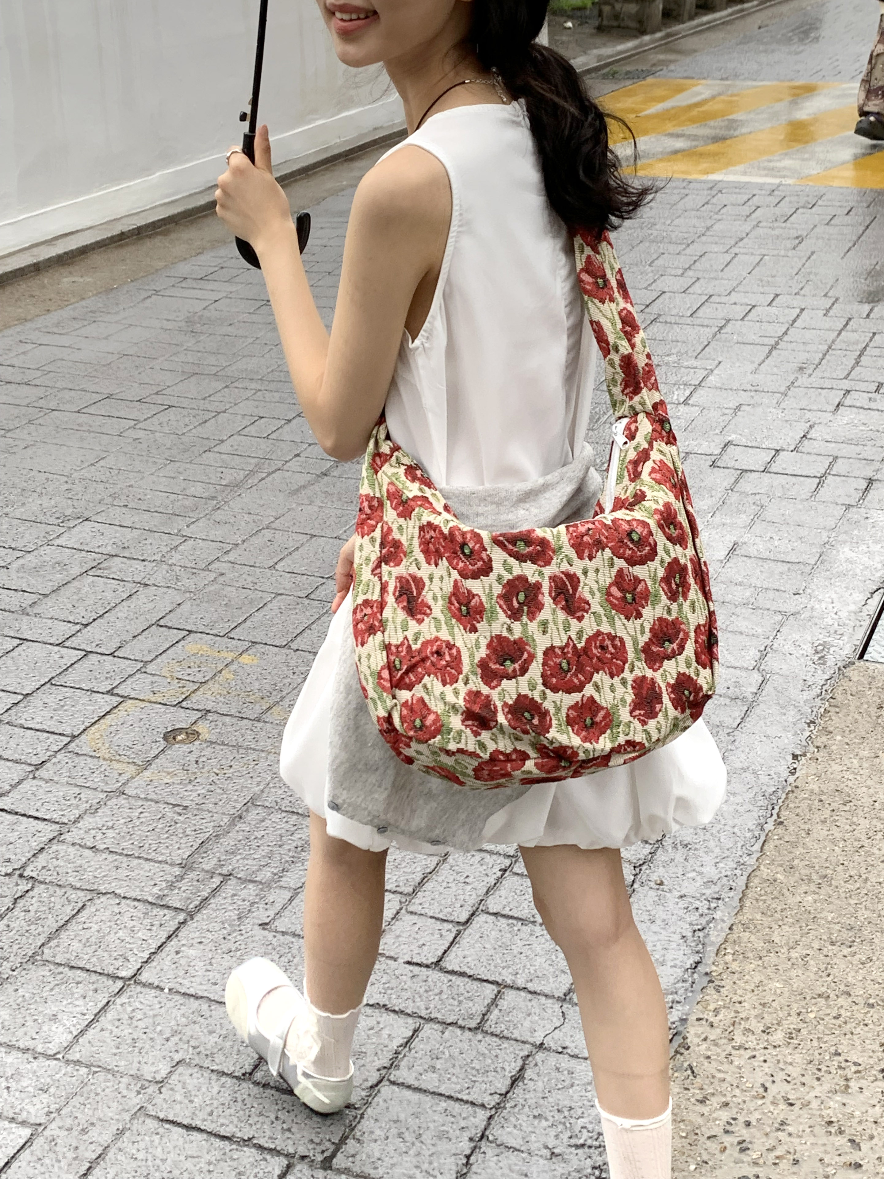 クロスビンテージポケット花柄ショルダーバッグ | レディース