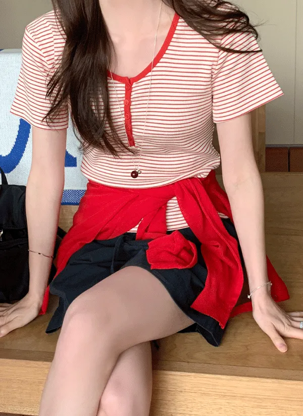 ボタンスリムボーダーTシャツ | 66girls | 詳細画像1