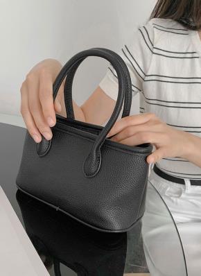 専用ですdholic ディーホリック 牛革レディースハンドバッグ トートバッグ 専用ですdholic ディーホリック 牛革レディースハンドバッグ