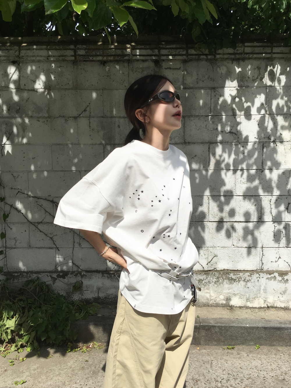 半袖ラウンドネックボクシー星柄プリントTシャツ | レディース