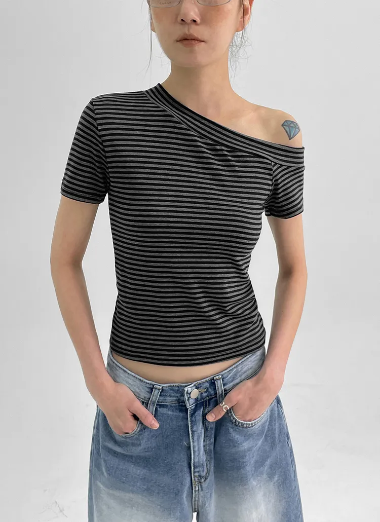 ワンショルダースリム半袖ボーダーTシャツ | blackup | 詳細画像1