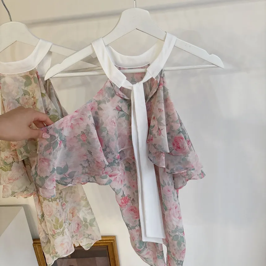 シフォンホルターネックフレアラッフル花柄ノースリブラウス | mirangmirang | 詳細画像33
