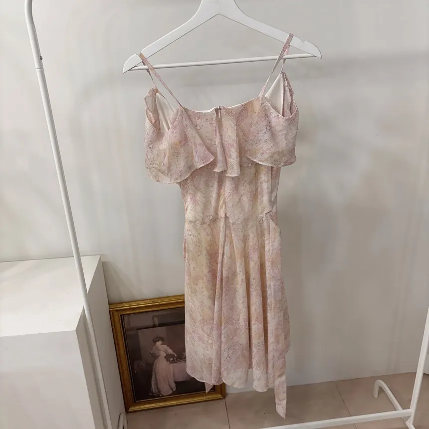 シフォンソフトミディフレアラッフルオフショルダージップアップVネックプリントキャミワンピース | mirangmirang | 詳細画像22