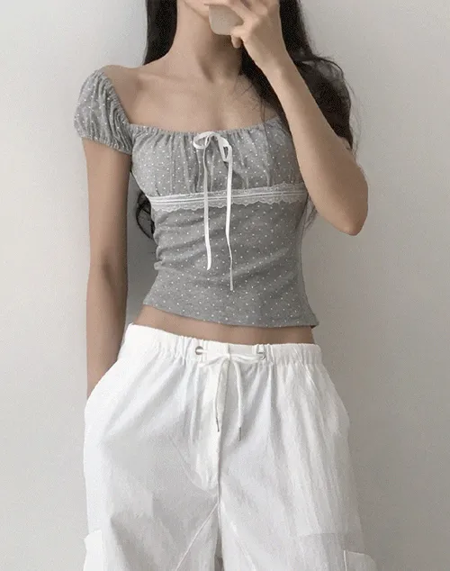 オフショルダークロップドシャーリングリボンレースドットTシャツ | JESSIYA | 詳細画像1