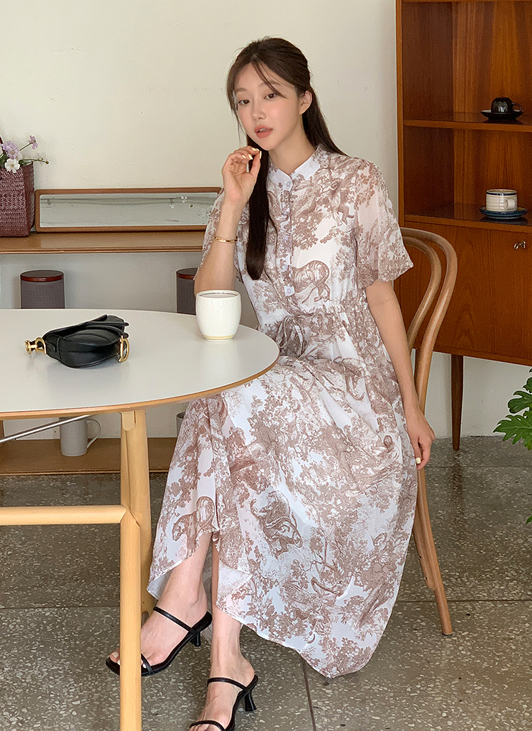 シフォンソフトロング半袖バックゴムフレアプリントワンピース