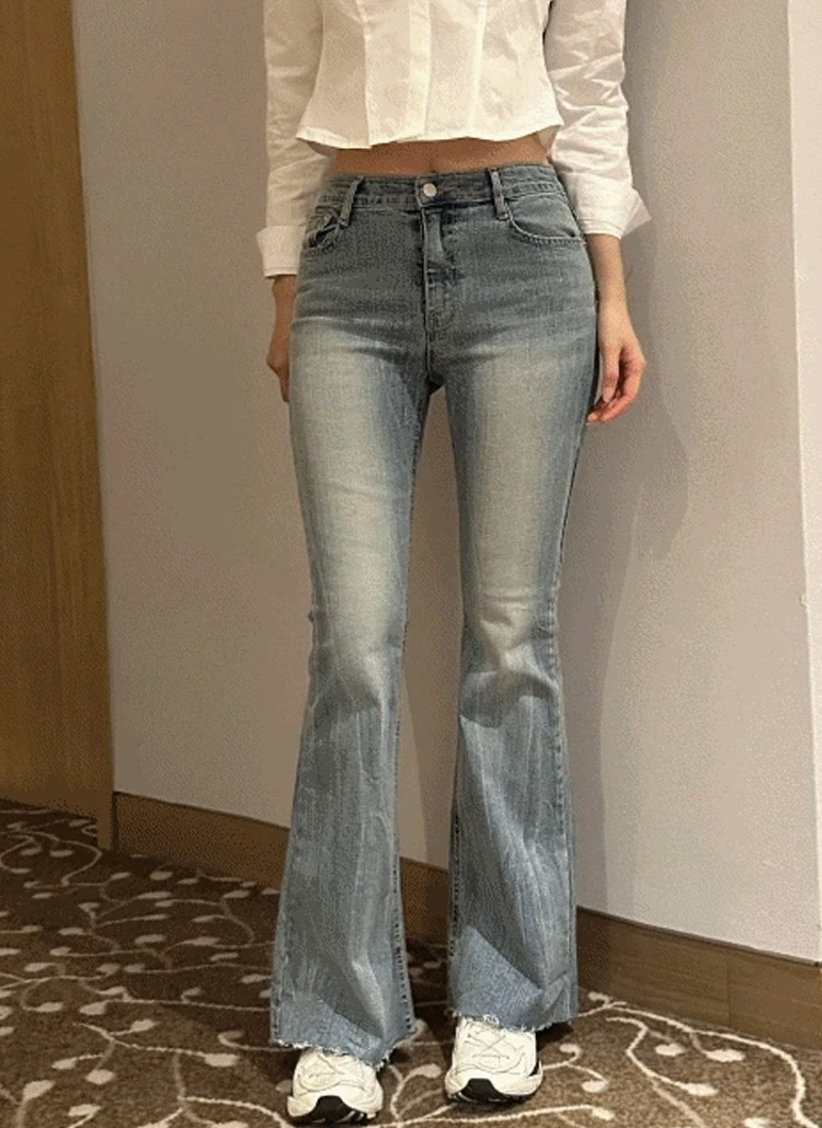 ウォッシングカットブーツカットライトブルーデニムパンツ