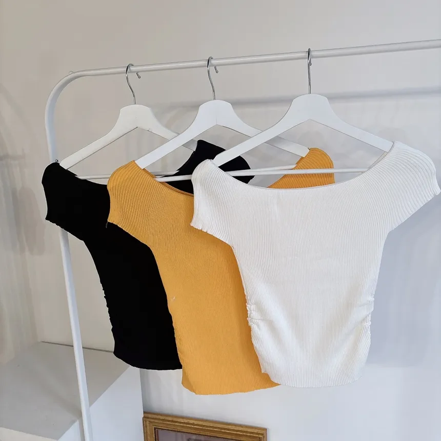 ニットオフショルダーシャーリング半袖夏Tシャツ | mirangmirang | 詳細画像18