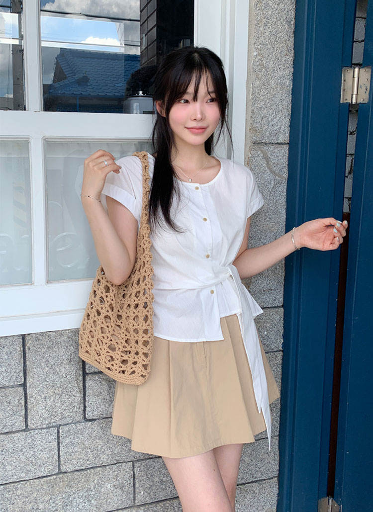 ラウンドネックストラップロールアップキャップスリーブブラウス