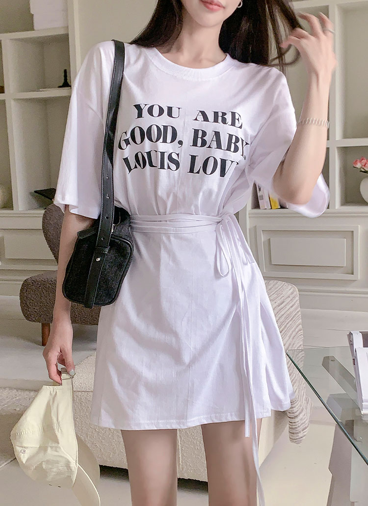 ストラップ付ミニ半袖ラウンドネックロングロゴワンピースTシャツ