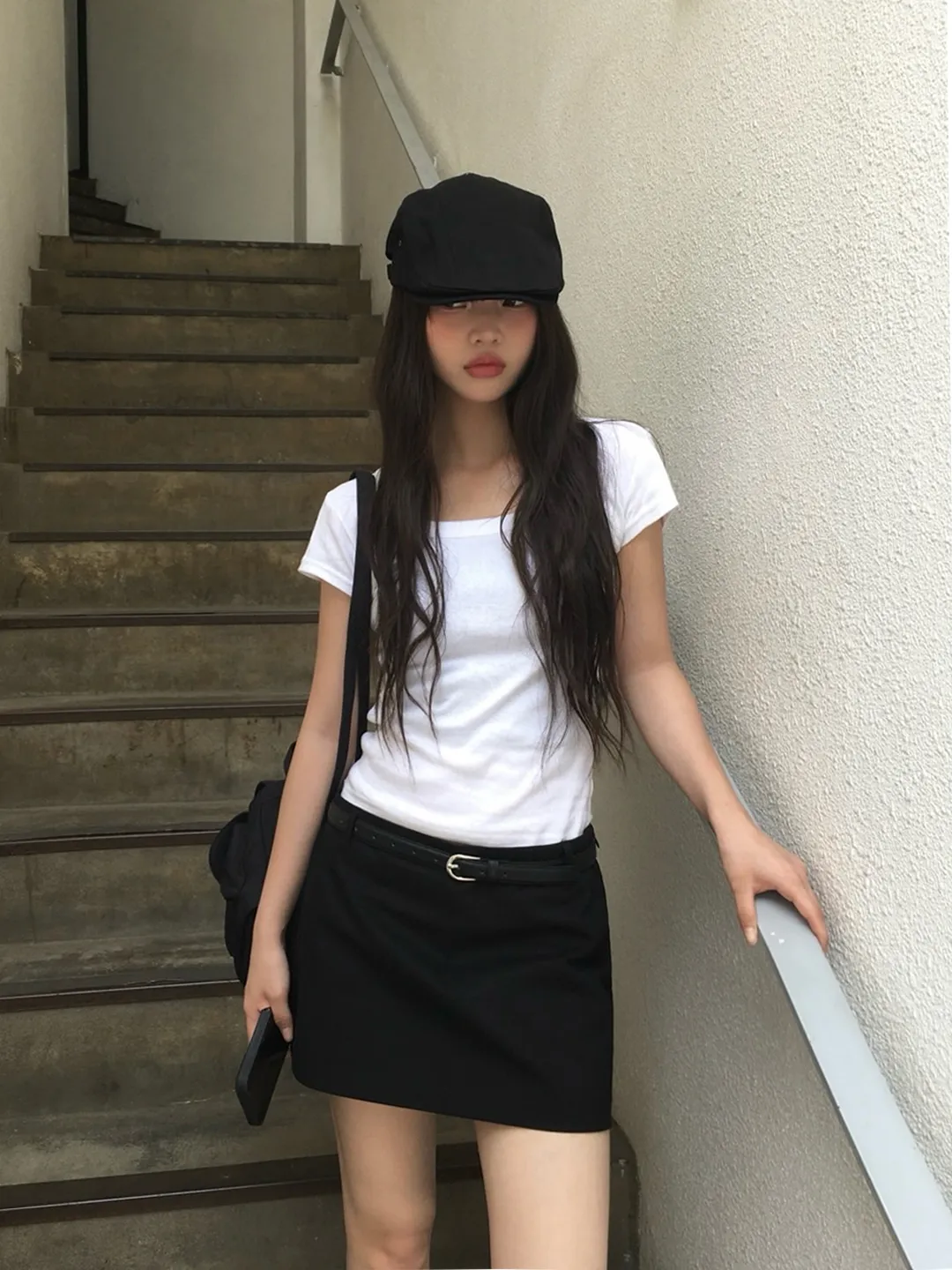 スクエアネックベーシックスリムオールシーズンTシャツ | anyonemore | 詳細画像1