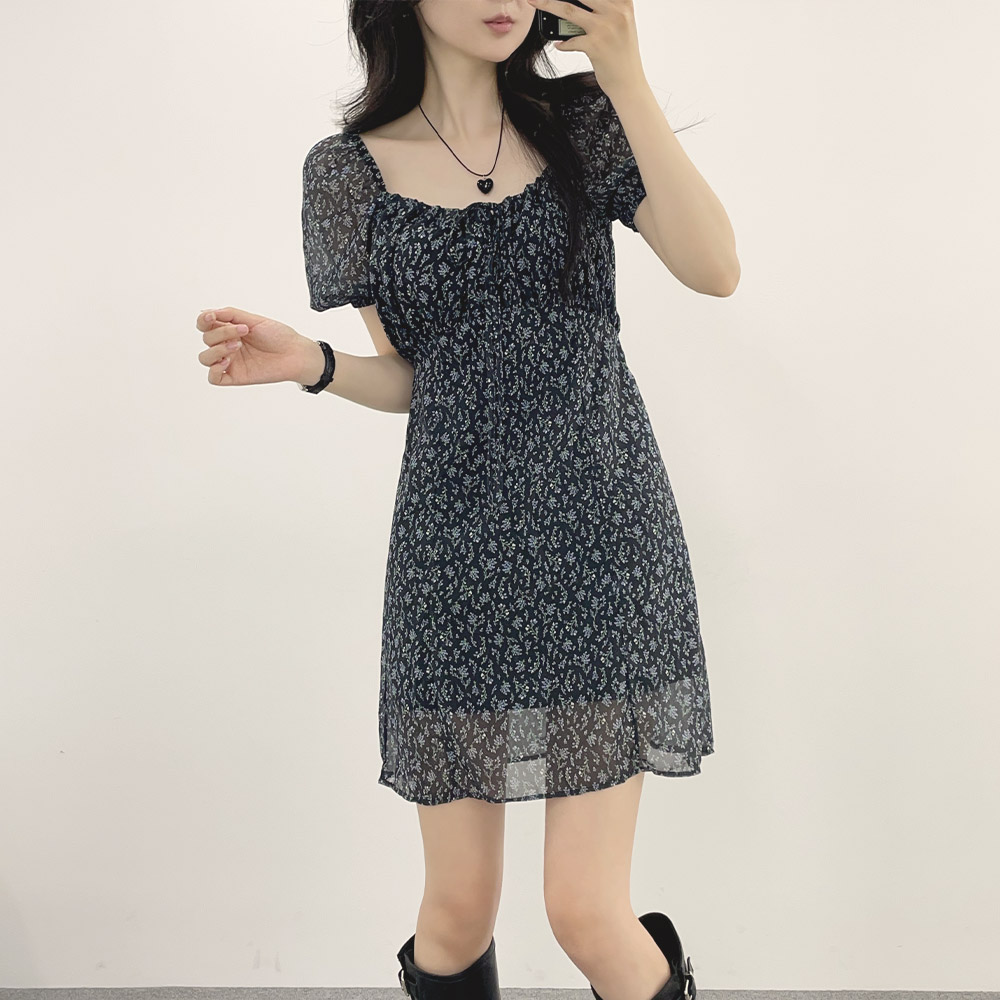 ミニスクエアネックリボンフレア花柄ワンピース | レディース