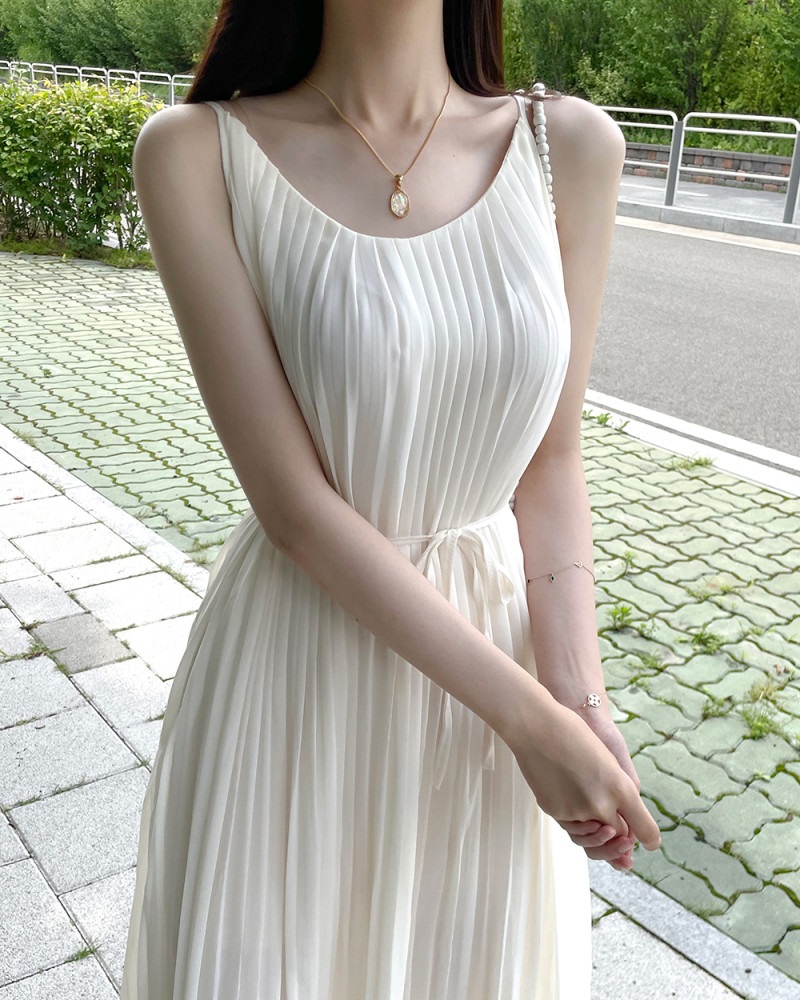 ストラップ付プリーツロングワンピース | 詳細画像2