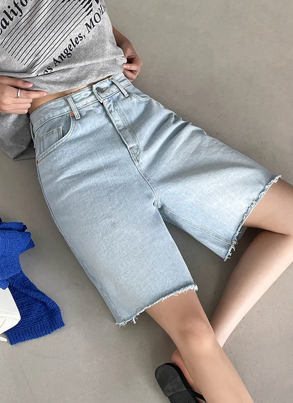 デニムカットジップアップライトブルーショートパンツ | crushj | 詳細画像1