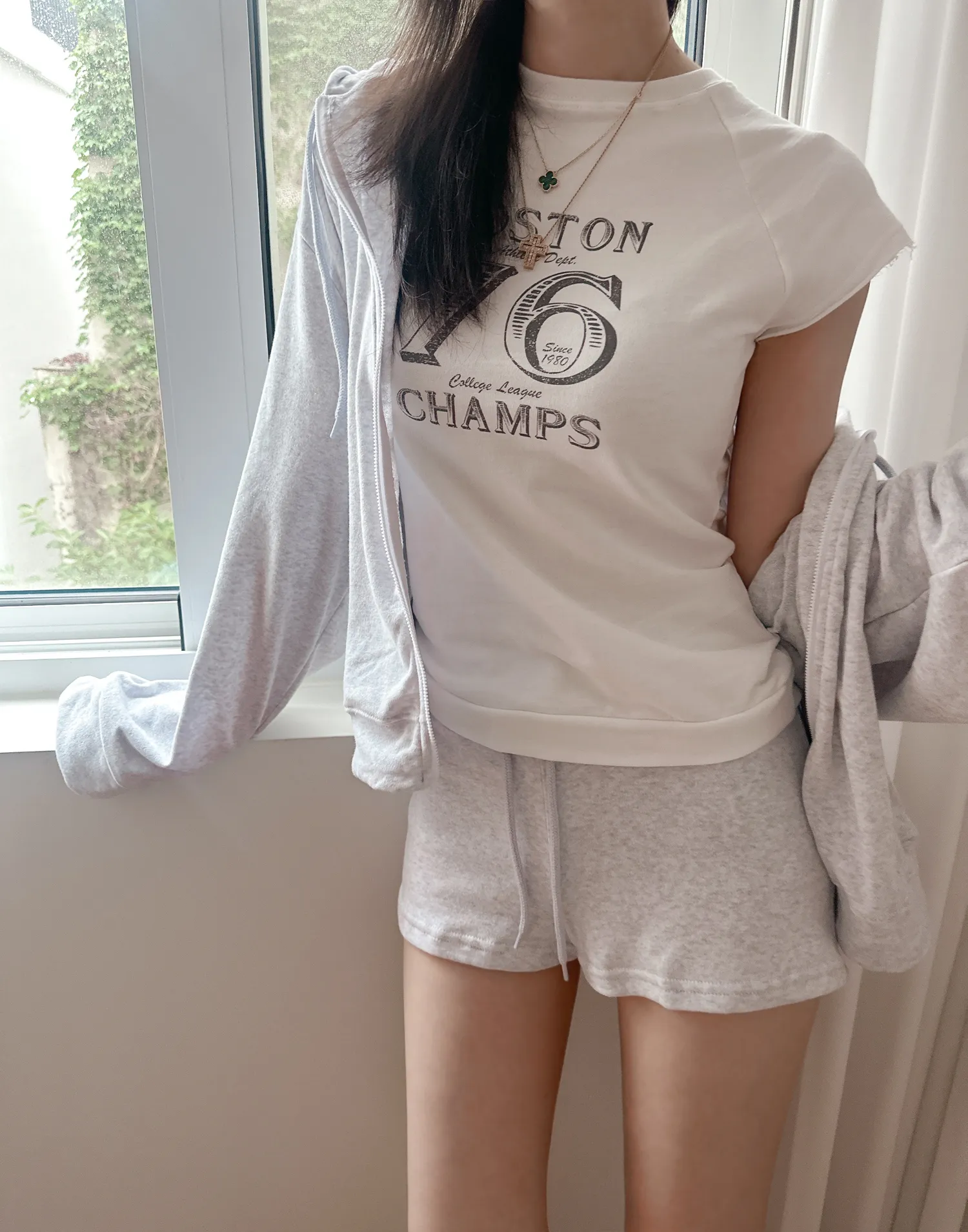 スリムカットラウンドネック半袖プリントTシャツ | partysu | 詳細画像1