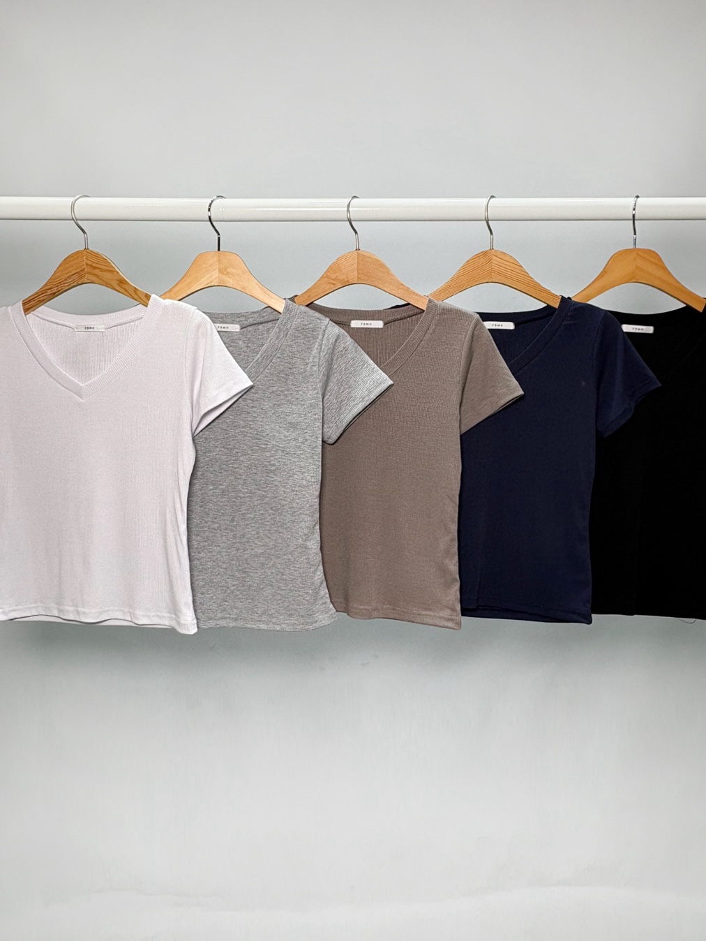VネックスリムTシャツ | 詳細画像11