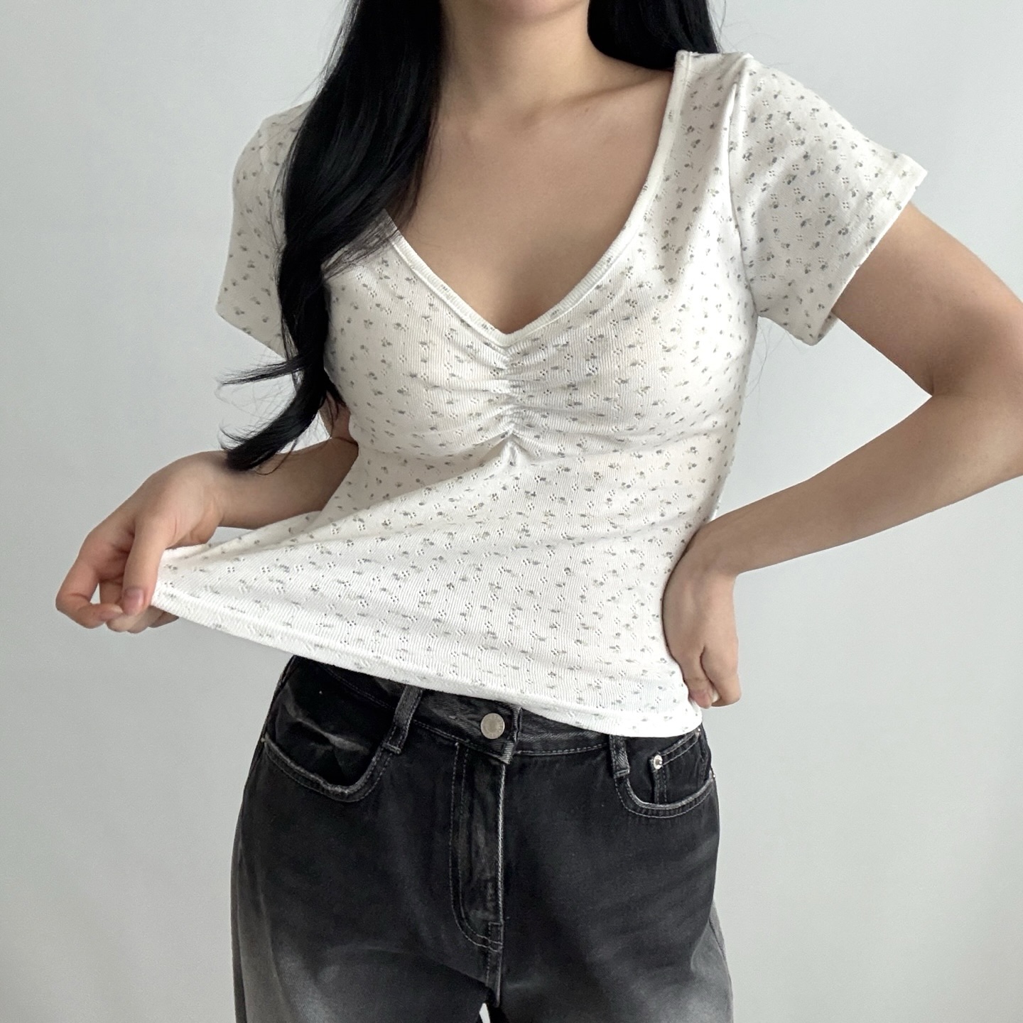 Vネックシャーリング小花柄Tシャツ | 詳細画像5