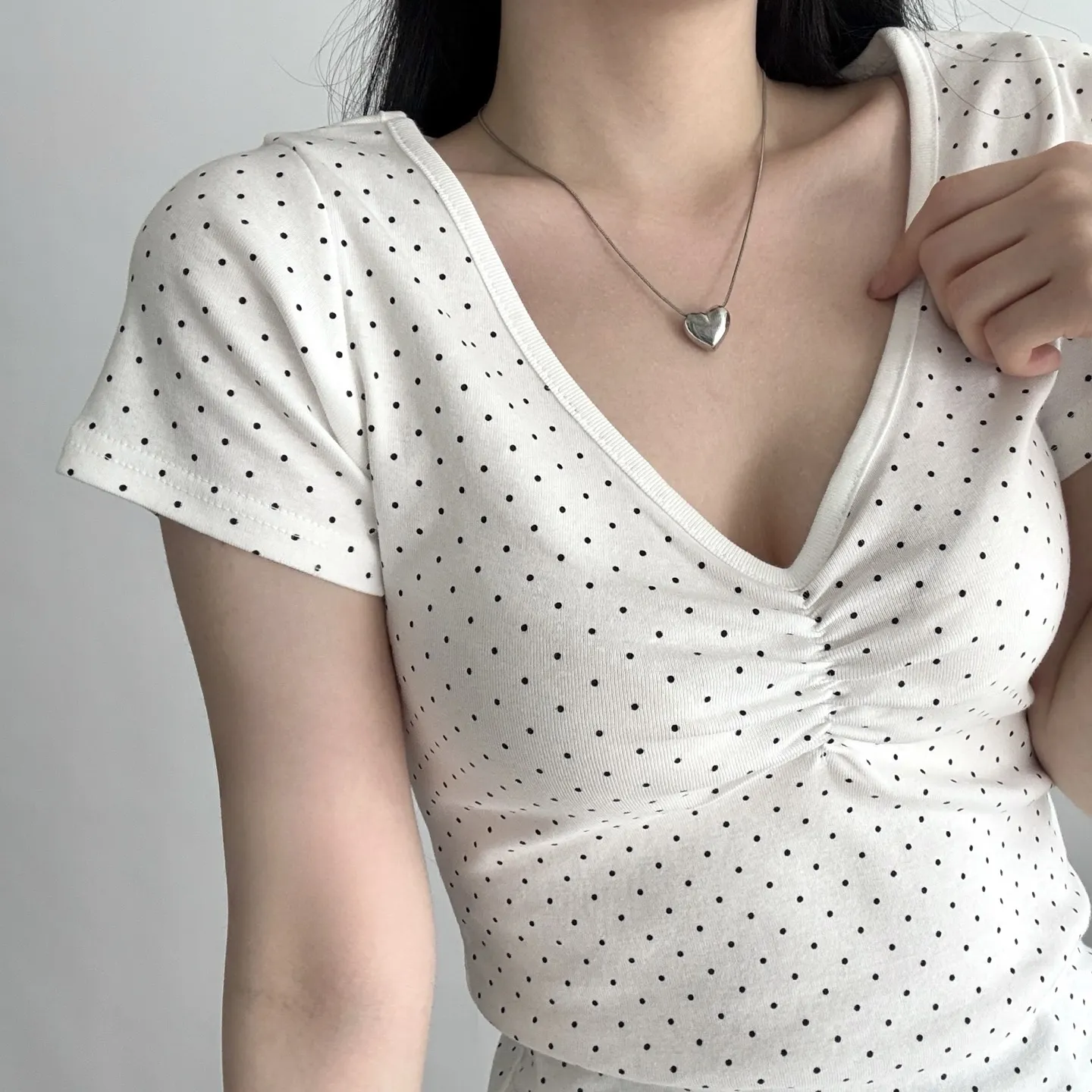 VネックシャーリングドットTシャツ | 詳細画像1