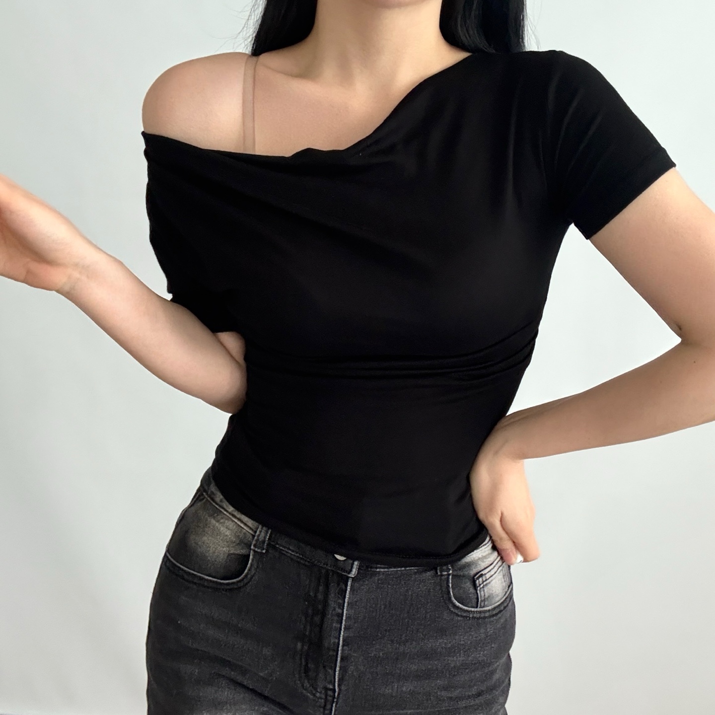 ドレープオフショルダーシャーリングTシャツ | 詳細画像6
