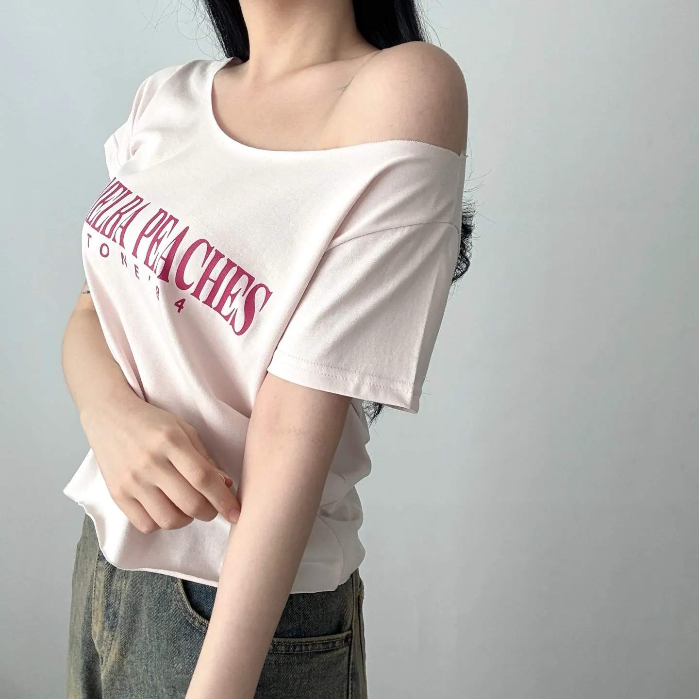 オフショルダークロップドプリントTシャツ | 詳細画像1