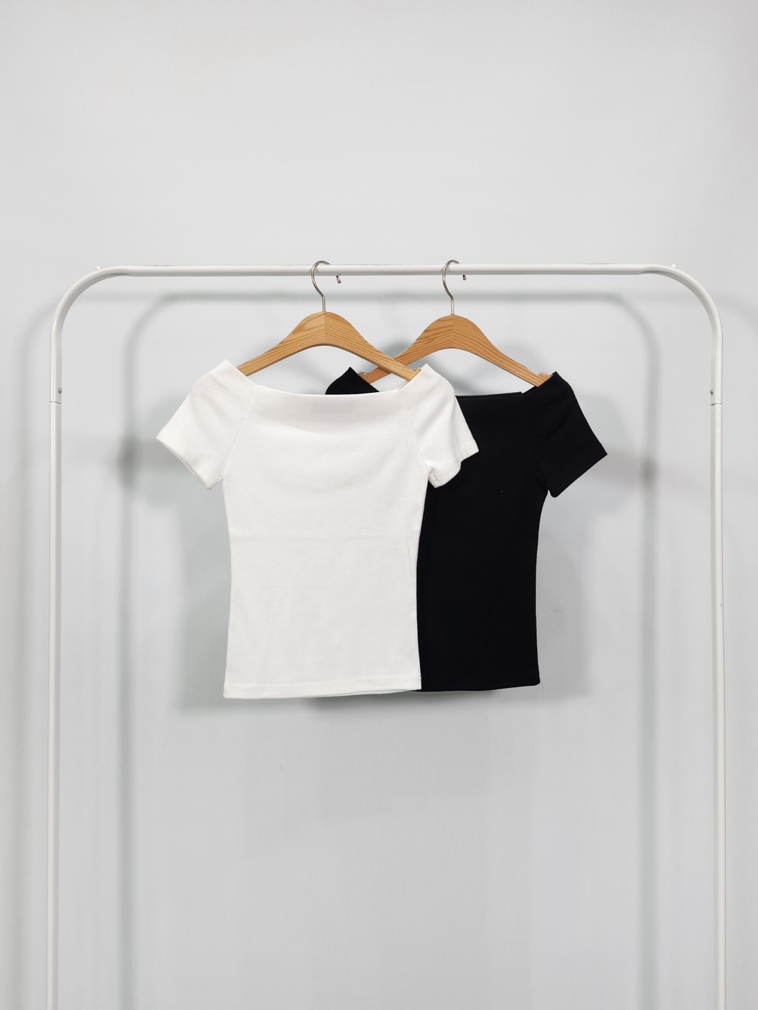 オフショルダースリムTシャツ | 詳細画像15