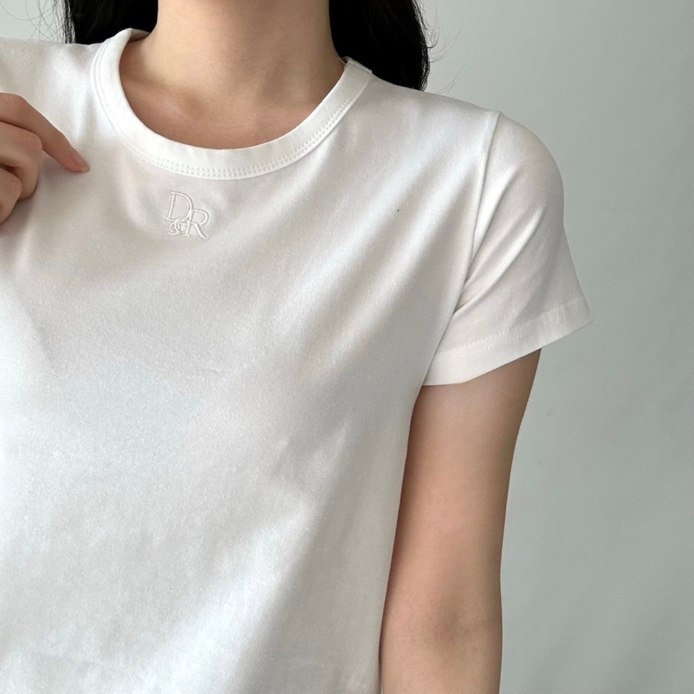 ラウンドネッククロップド刺繍Tシャツ | 詳細画像4