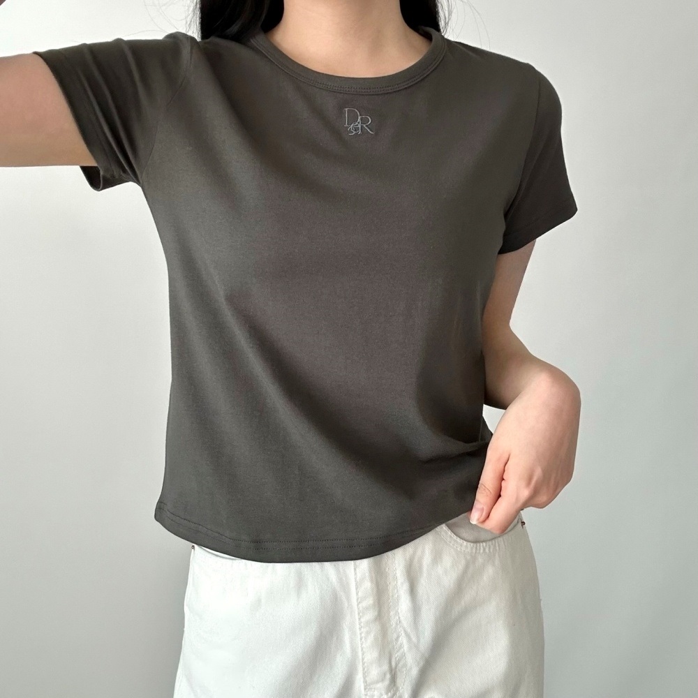 ラウンドネッククロップド刺繍Tシャツ | 詳細画像8