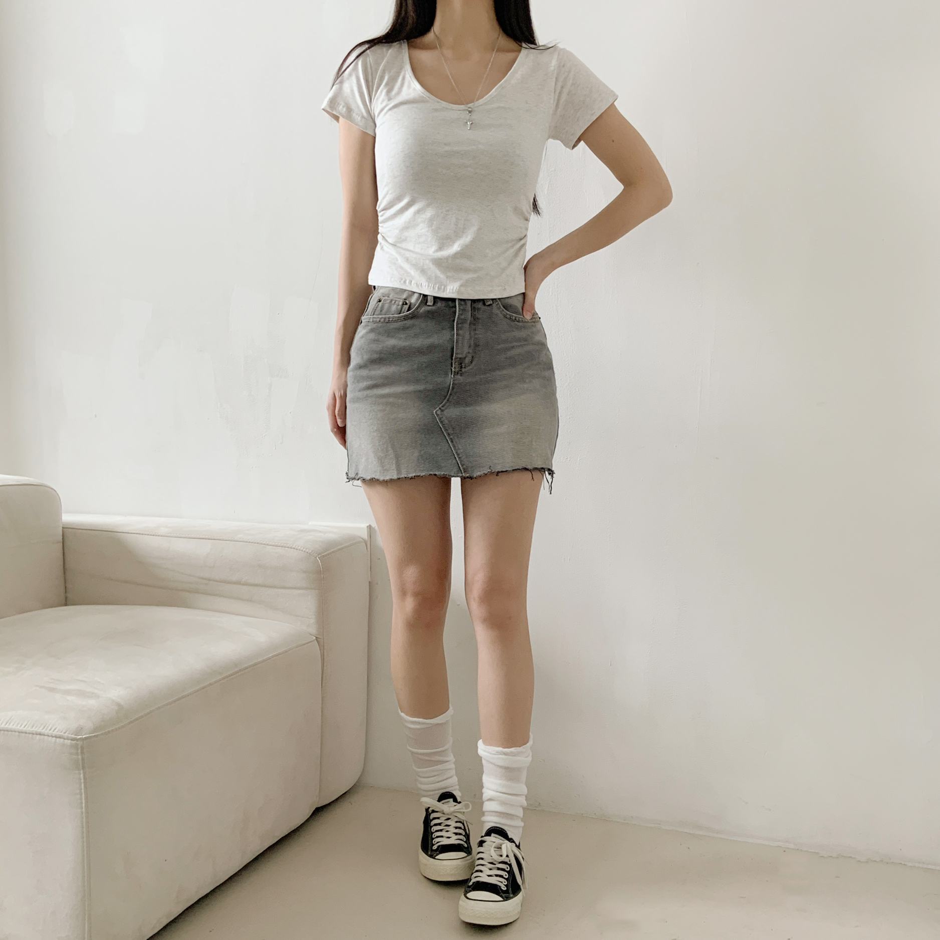 Uネックシンプルベーシックスリム半袖ギャザーTシャツ | 詳細画像13
