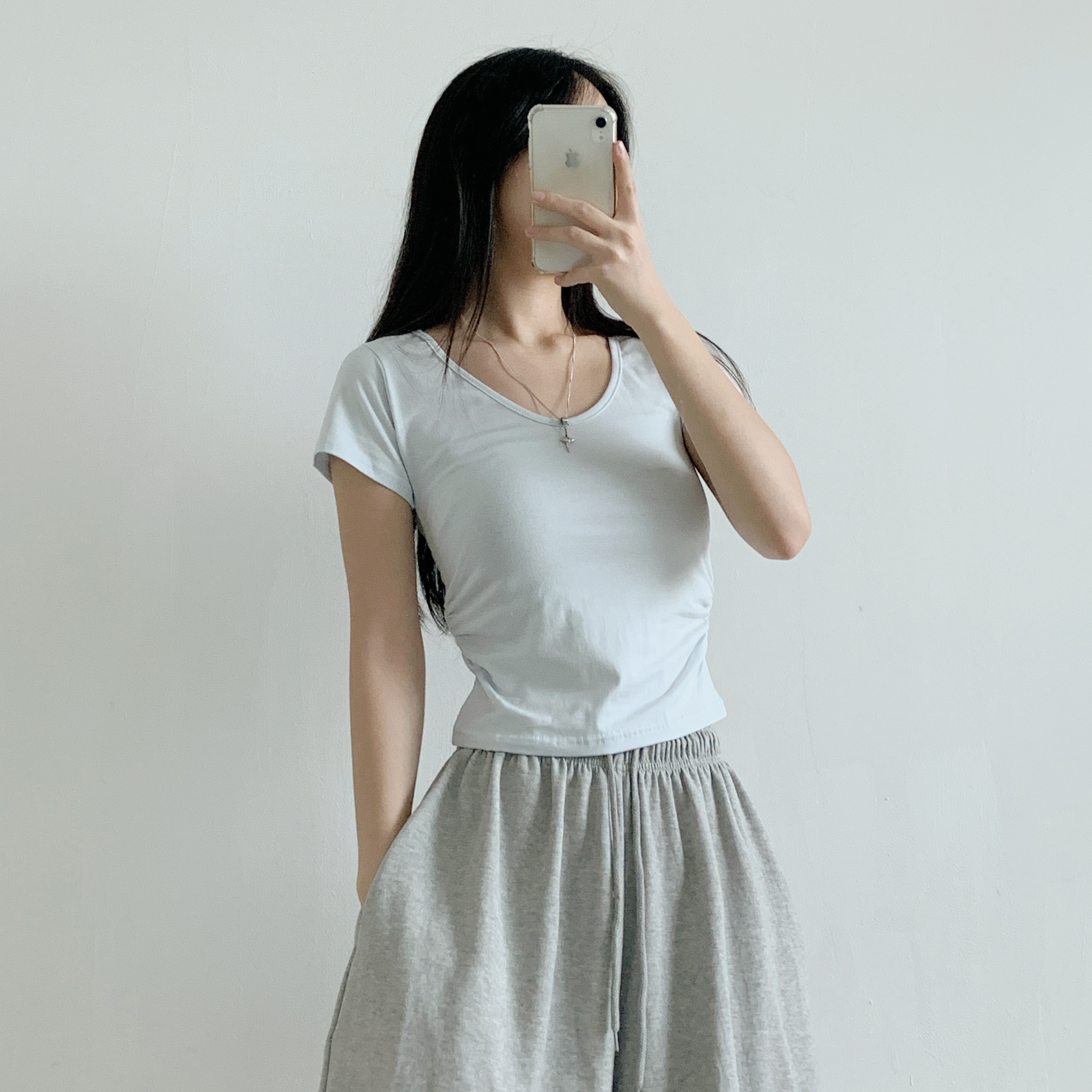 Uネックシンプルベーシックスリム半袖ギャザーTシャツ | 詳細画像11