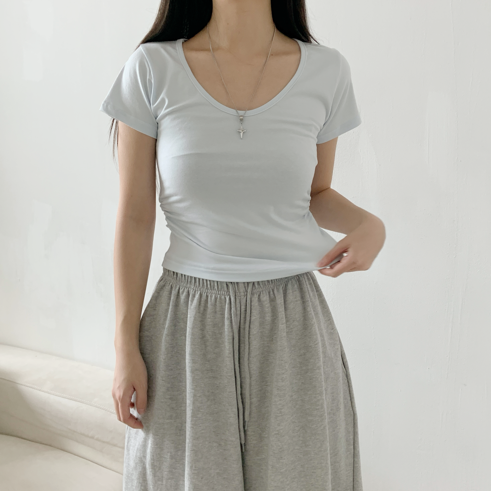 Uネックシンプルベーシックスリム半袖ギャザーTシャツ | 詳細画像10