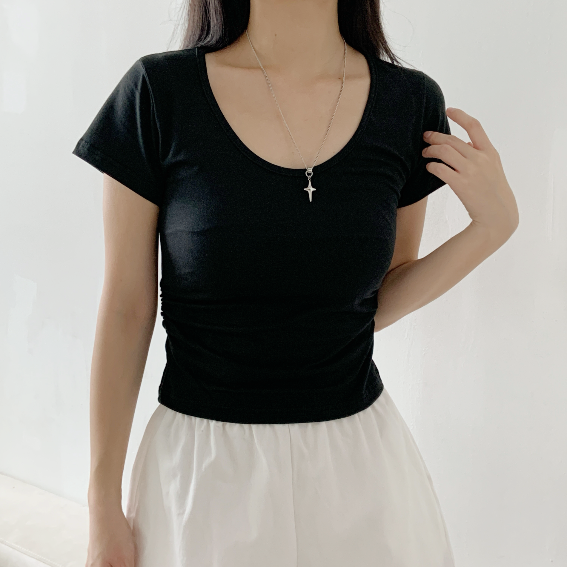 Uネックシンプルベーシックスリム半袖ギャザーTシャツ | 詳細画像18