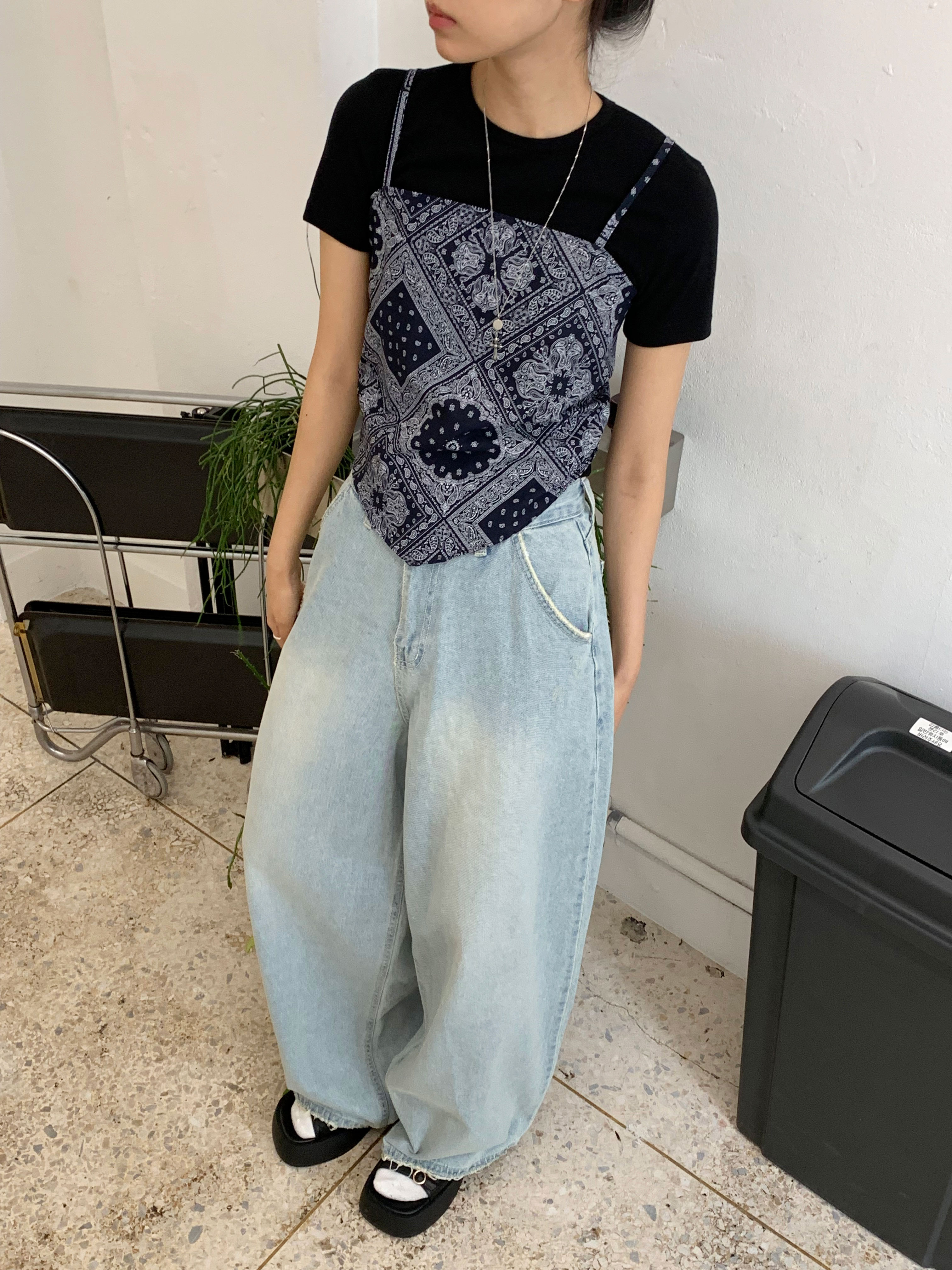 ストラップドローストリングクロップドレイヤードペイズリー