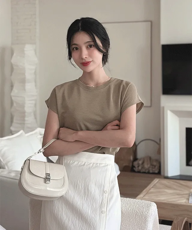 半袖フレンチスリーブスリムラウンドネックTシャツ | baddiary | 詳細画像1