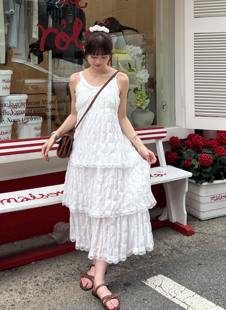 本日限定【新品】Dholic バックストラップレースワンピース　パープル　S ラインフラワー刺繍バックレースアップフレアスリーブマーメイド