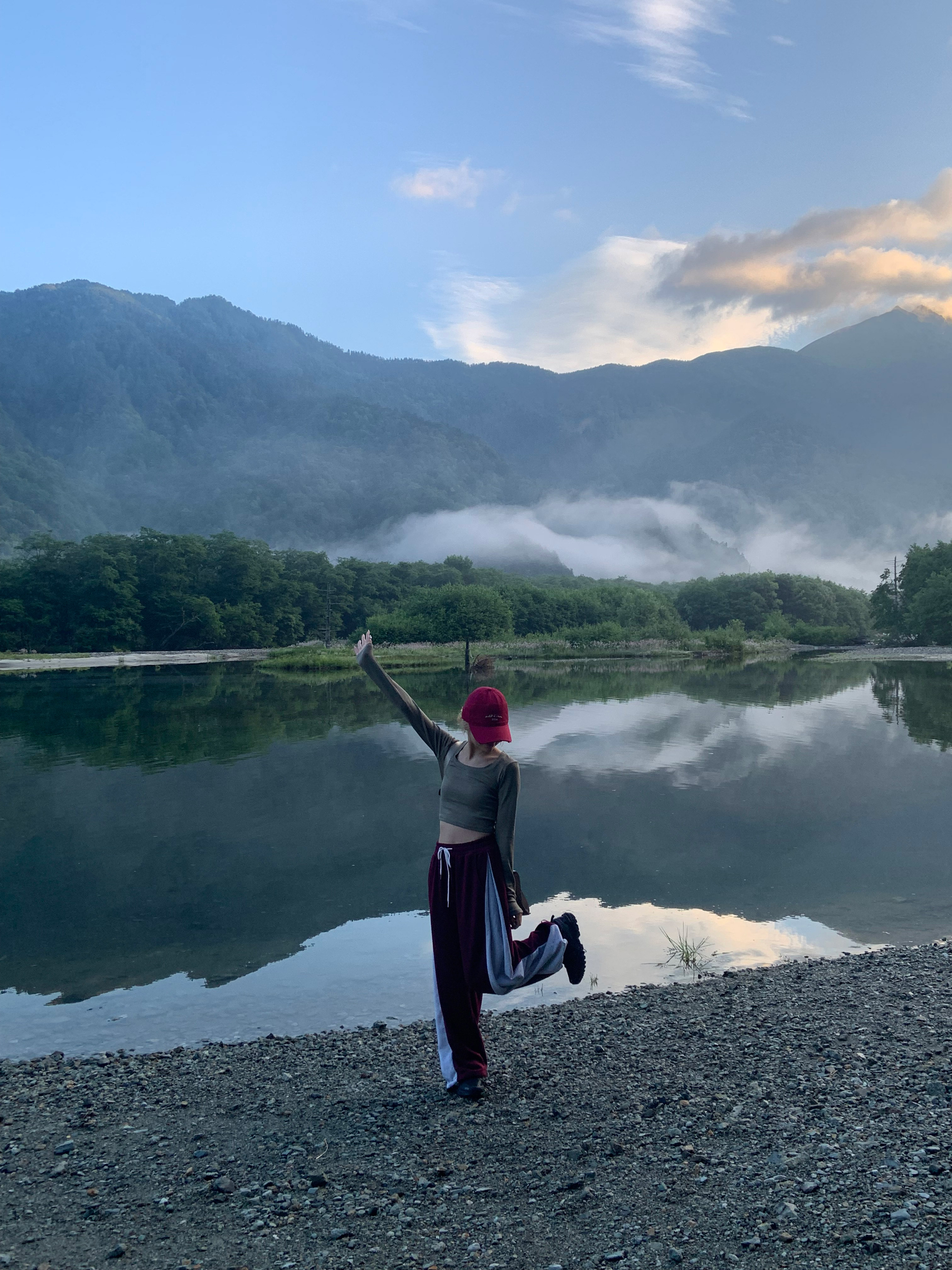 バックシャーリングUネッククロップドTシャツ | 詳細画像5