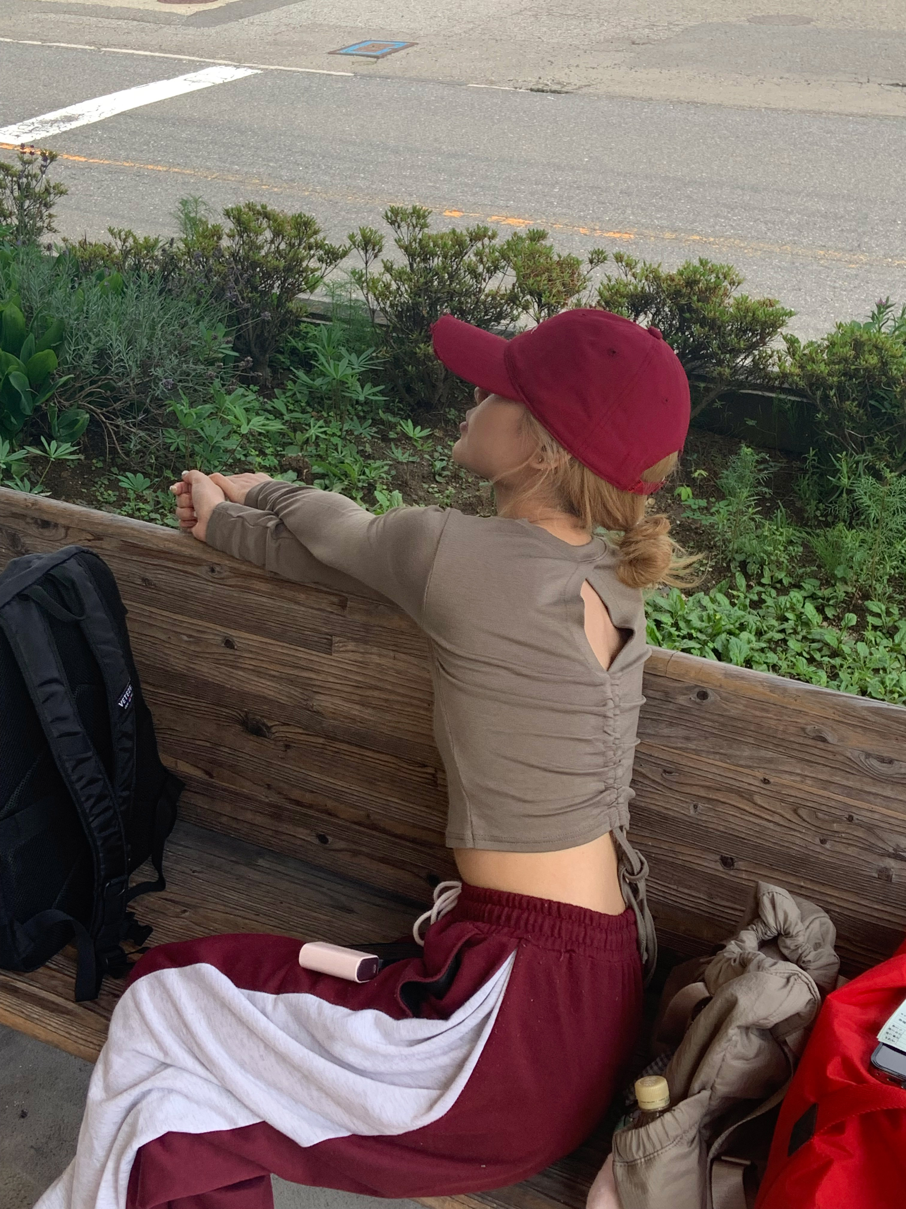 バックシャーリングUネッククロップドTシャツ | 詳細画像9