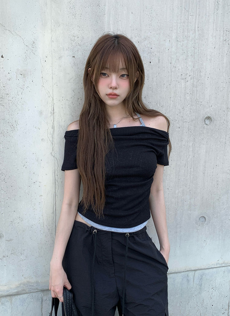 オフショルダーホルターネックレイヤード風Tシャツ | レディース