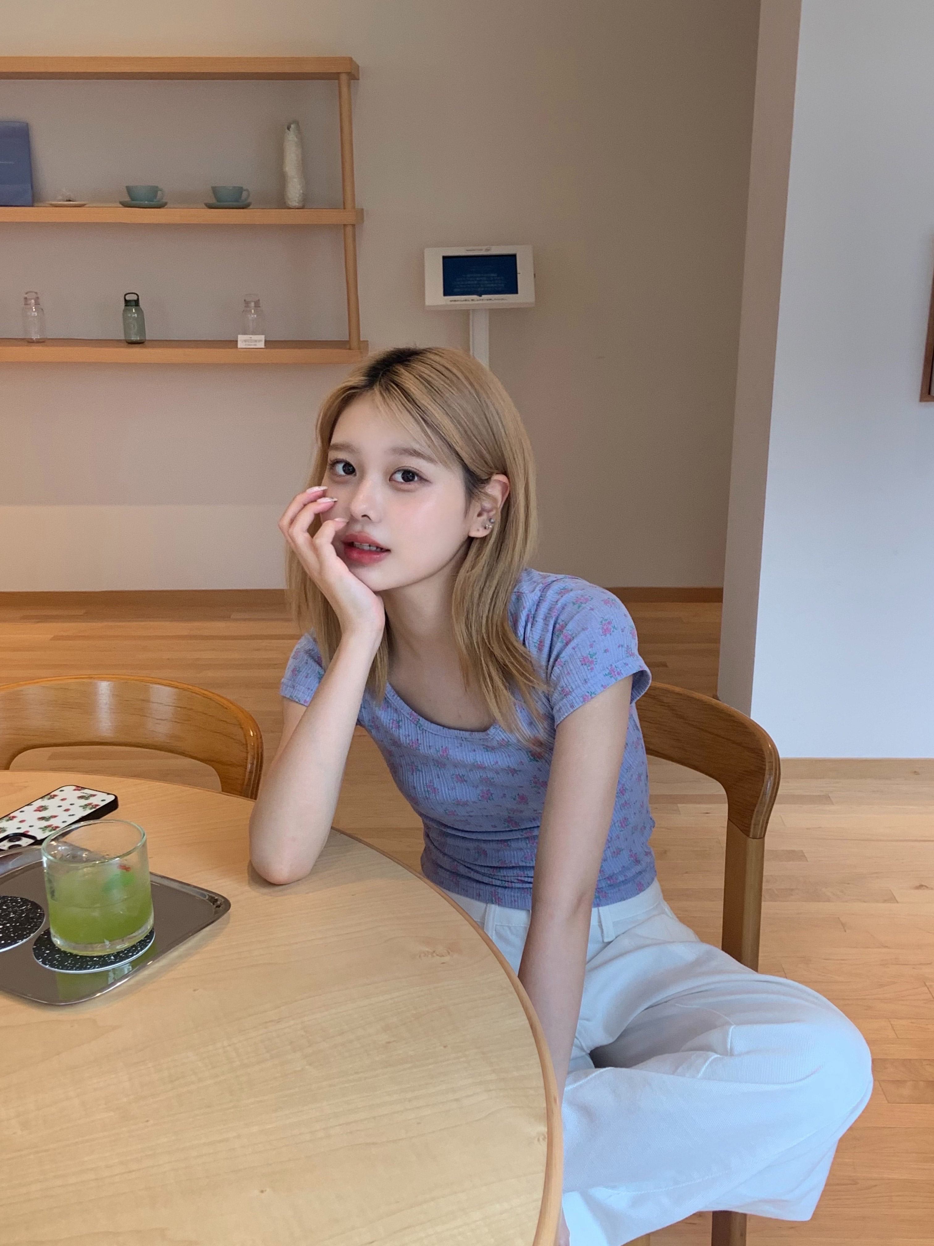 花柄シアーパンチング半袖Tシャツ | 詳細画像9