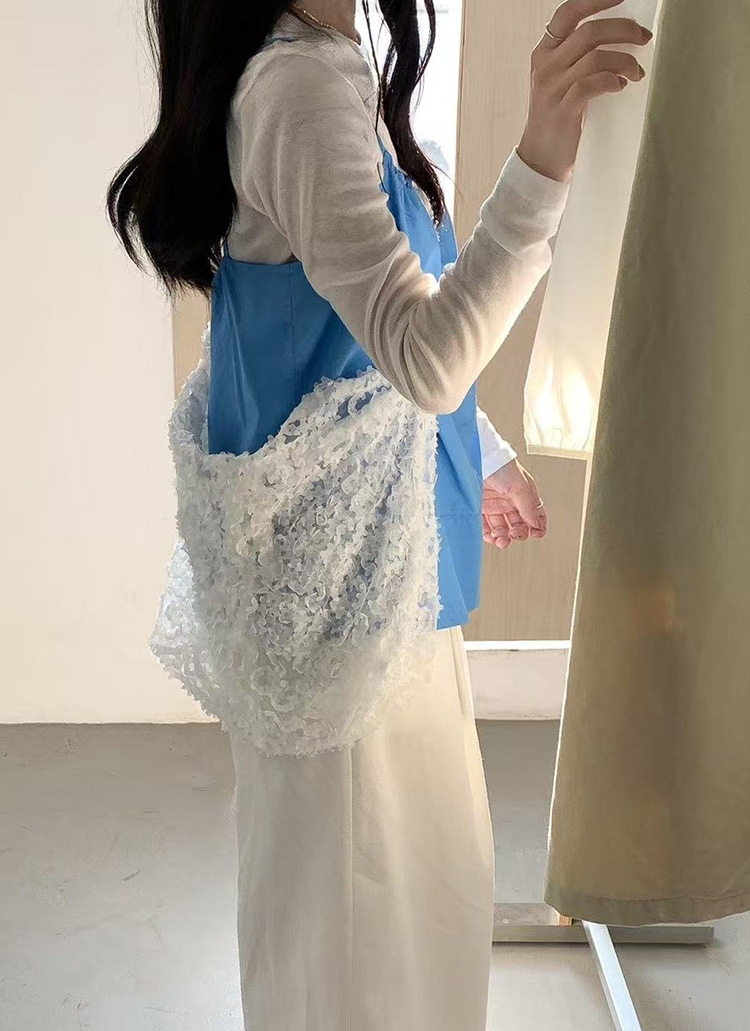 猫プリント　青花刺繍レース付き　デニムトートバッグ 刺繍レース レース トート バッグ 猫プリント 青花刺繍レース付き