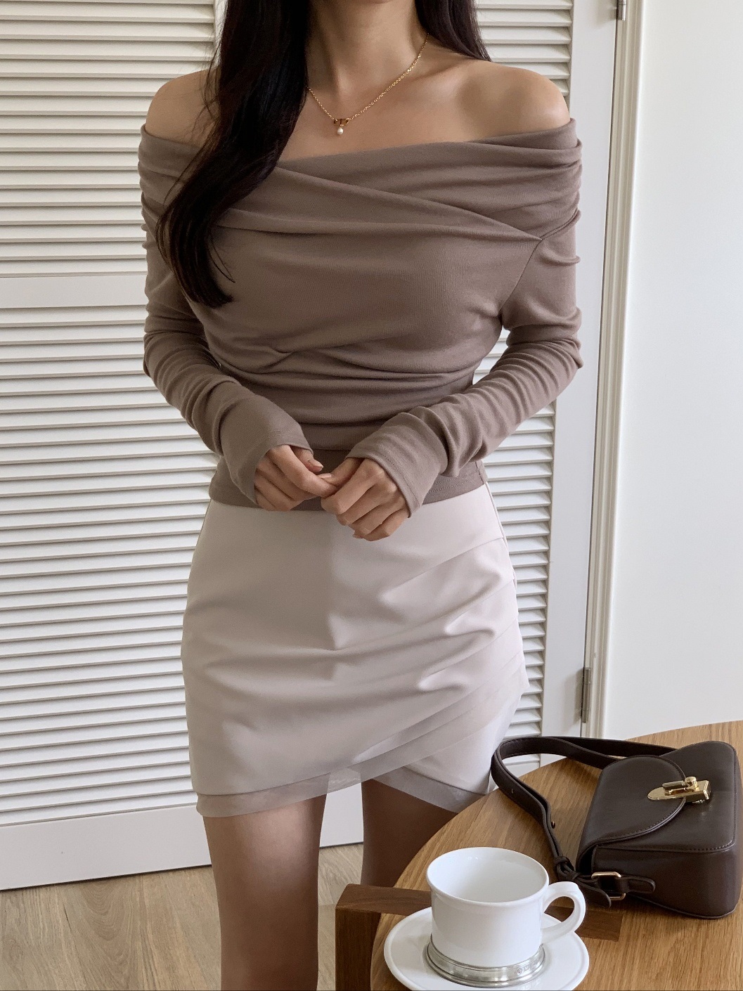 ドレープオフショルダーシャーリング長袖Tシャツ | 詳細画像10